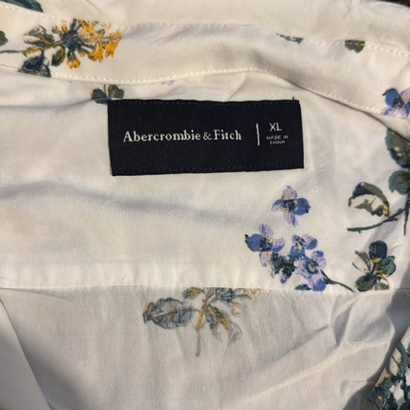 Abercrombie & Fitch Hawaiian Shirt - Picture 2 of 7